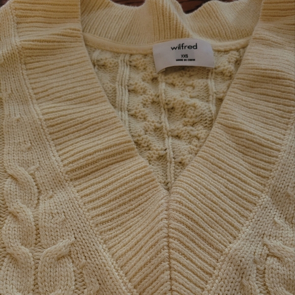 Aritzia Wilfred Devry Chinky Knit Sweater PRICE DROP! - Picture 11 of 12